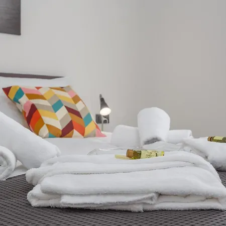 Barbara With Private Pool Appartamento *