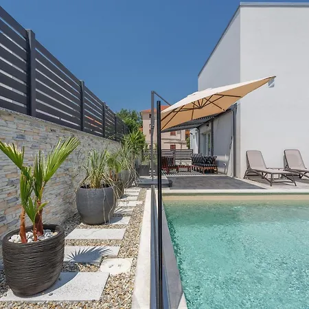 Barbara With Private Pool Apartment Malinska