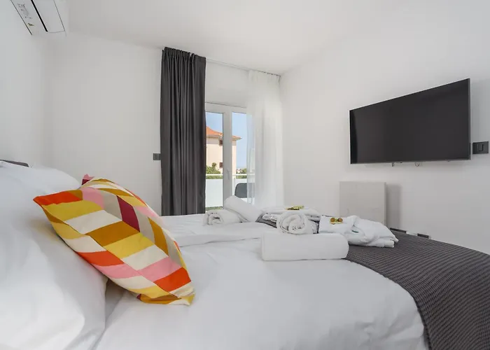 Barbara With Private Pool Apartman *