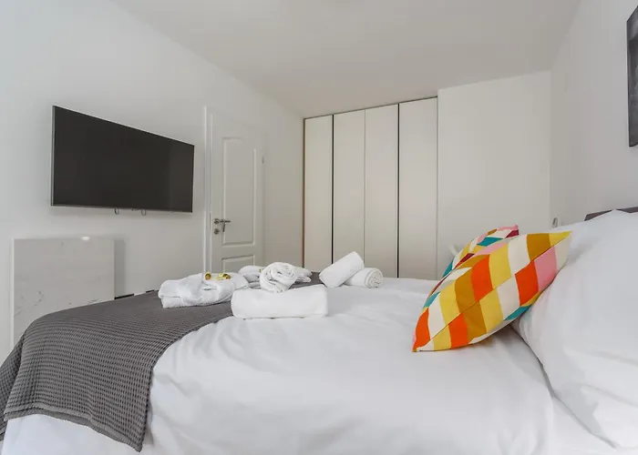 Barbara With Private Pool Apartman