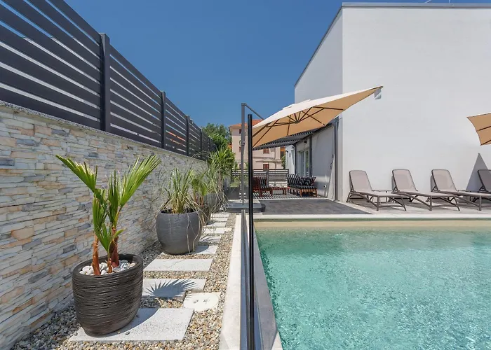 Barbara With Private Pool Apartman Malinska