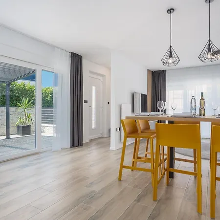 Apartment Barbara With Private Pool *