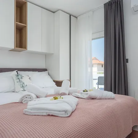 Apartment Barbara With Private Pool Malinska