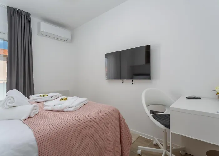 Barbara With Private Pool Lejlighed Malinska