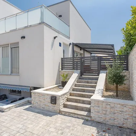 Barbara With Private Pool Malinska